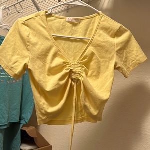 Romwe size S scrunch crop top